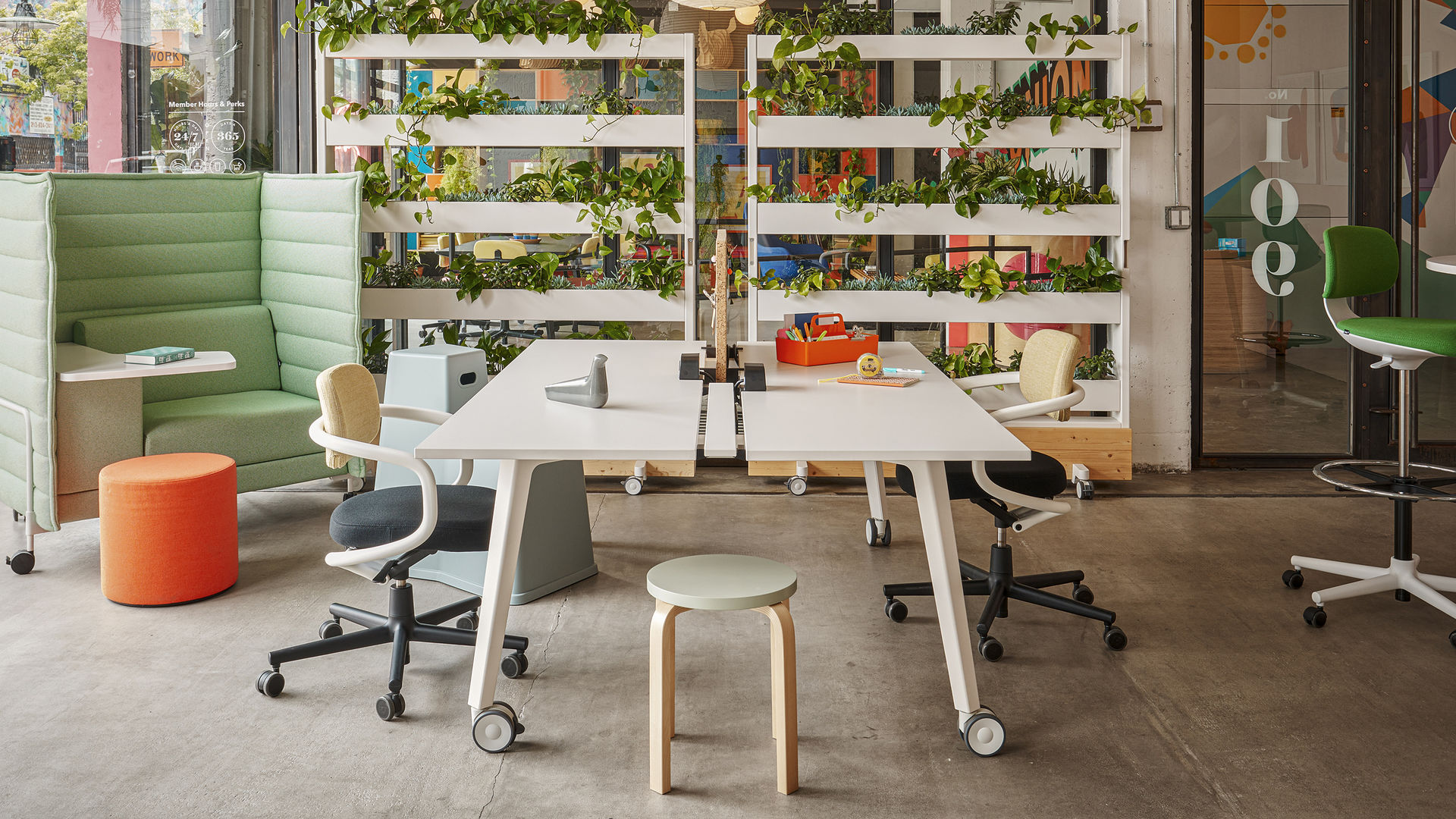 vitra-dancing-wall-header-2