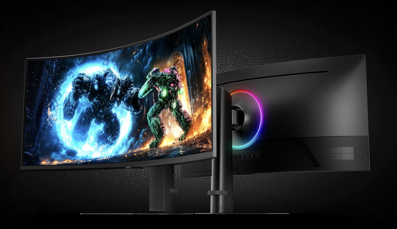 Curved-Ultrawide-Monitor mit actionreicher Spielszene