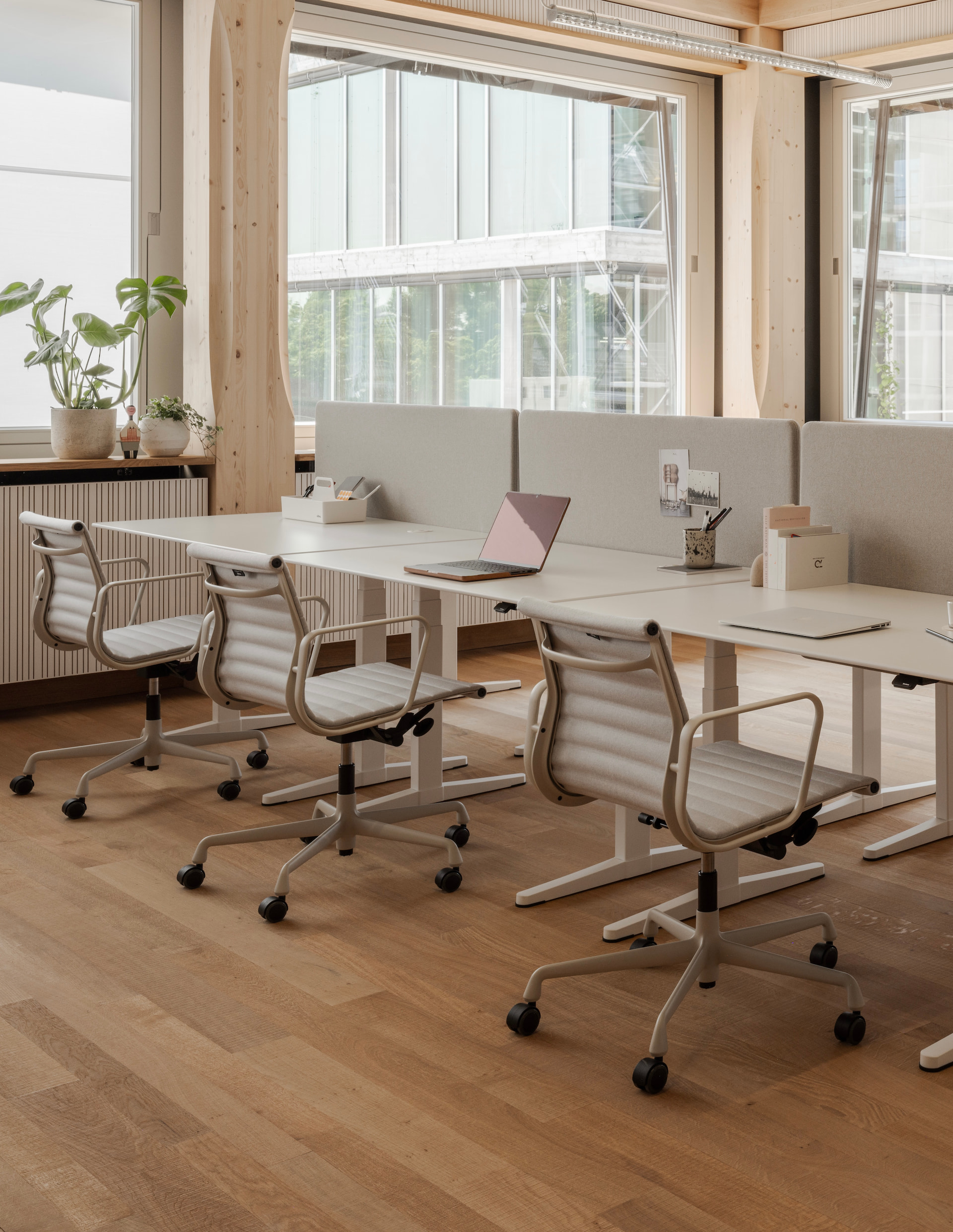 vitra-schreibtisch-neu