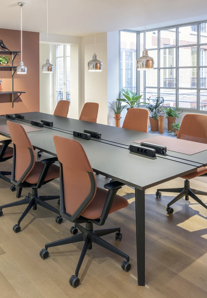 vitra-konferenz-besprechungstische