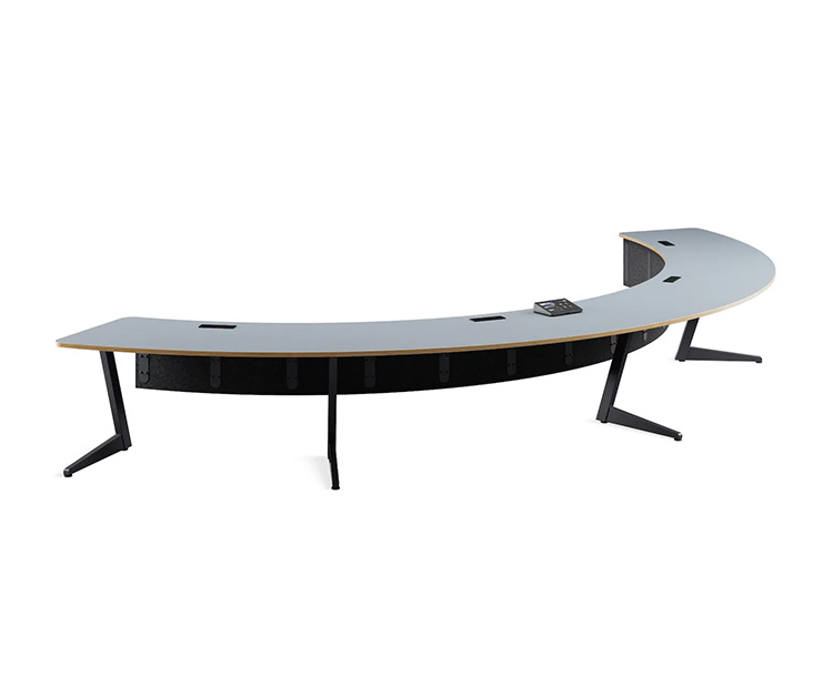 steelcase-oculartm-arc10-konferenztisch-mit-gewoelbter-form-und-integriertem-kabelmanagement-fuer-bis-zu-10-personen